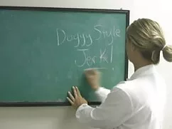 A barna hajú ingyen  ...