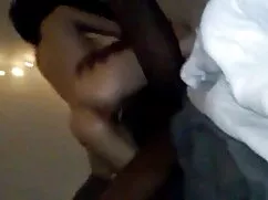 Vékony barna meztele ...