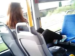 Egy lány egy kis csi ...