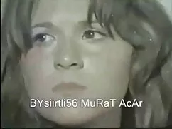 Egy fiatal lány, bar ...