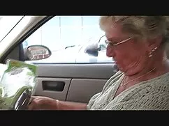 Gyönyörű nő ujjait e ...
